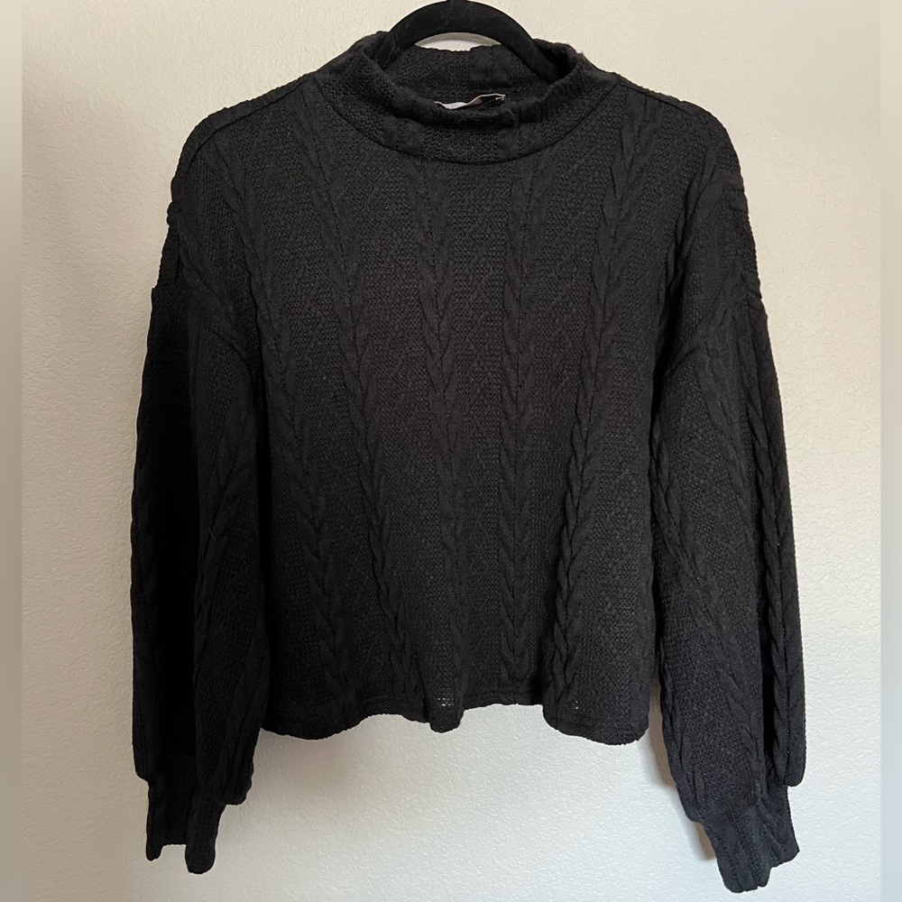 NWOT black cable knit 3/4 sleeve shirt
